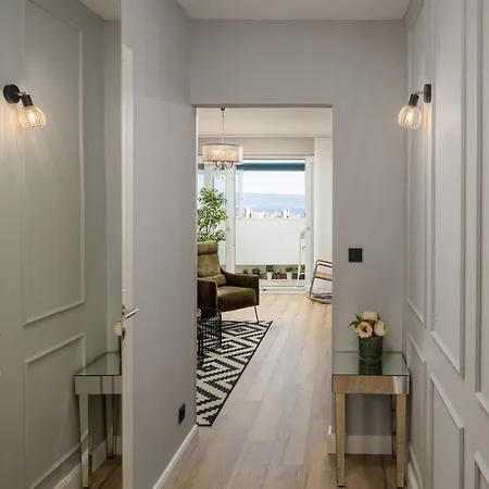 Luxe Apartment Split